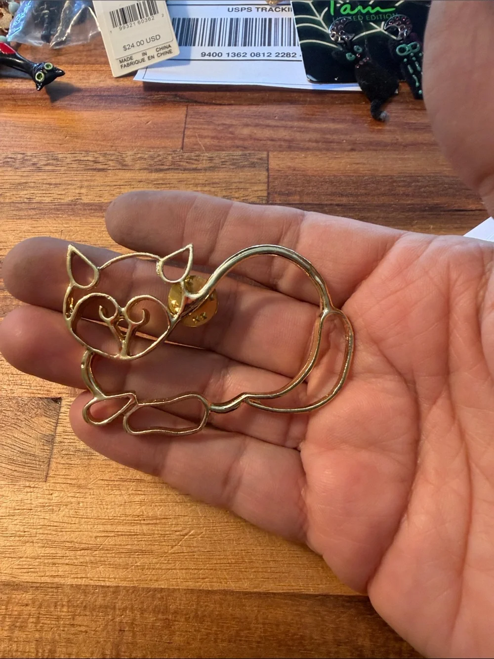 Vntg Gold Tone Large Laying Cat Cut Out Silhouette Pin